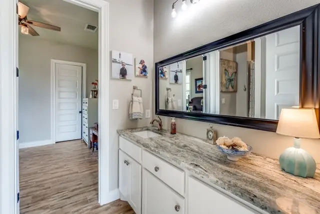 Projects: Model Home photo 6